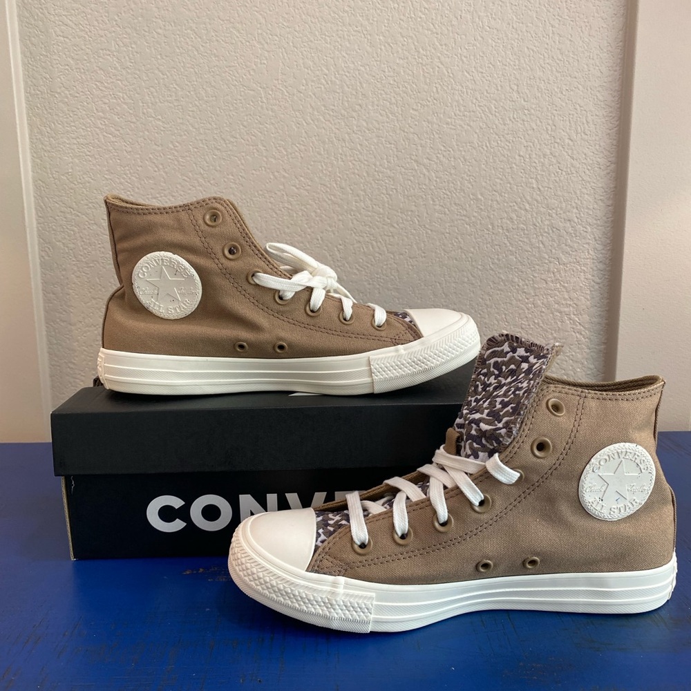 (NEW) Beautiful Women Converse Brown Canvas High-Tops. Style A00883F